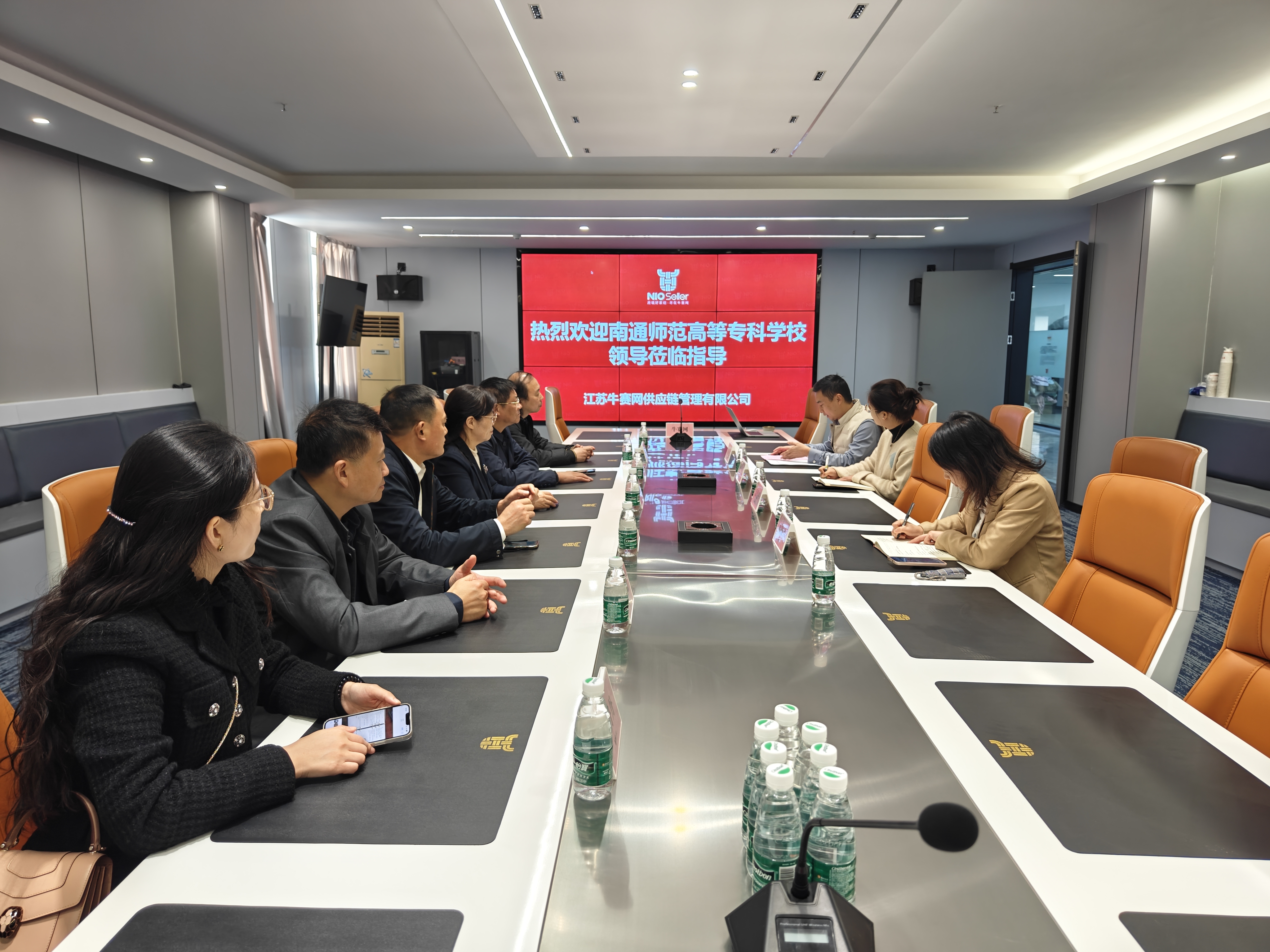 校长朱月萍带队赴家纺产业园区开展访企调研